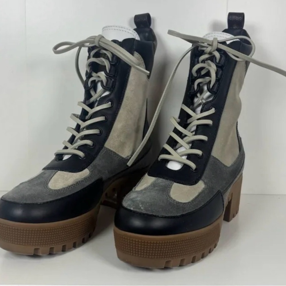 LOUIS VUITTON Laureate Platform Desert Boot